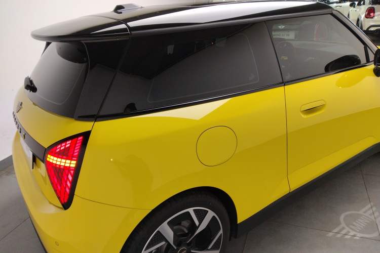 Used  Electric MINI COOPER 2024 452km COOPER SE Artist
