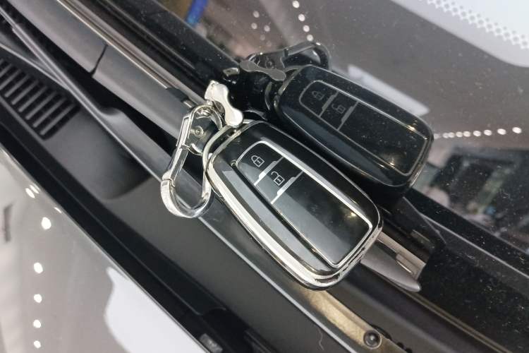 Used Toyota RAV4 2023 2.0L CVT Two-Wheel Drive Fashion Plus Edition
