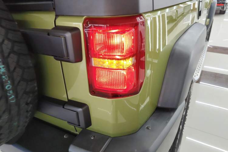 Used Beijing Auto BJ40 2016 40L 2.3T Automatic All-Wheel Drive Premium Edition
