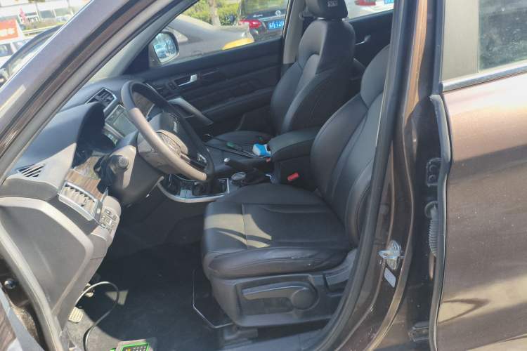 Used Haval H2 2016 Red Label 1.5T Manual Two-Wheel Drive Elite Model
