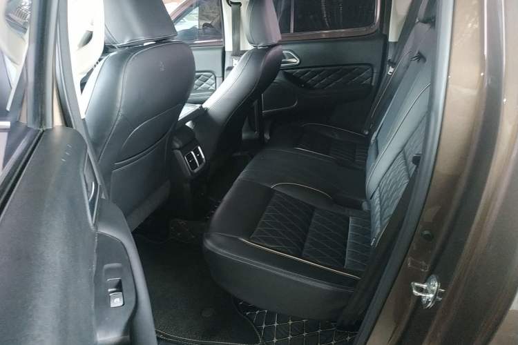 Used Great Wall Poer 2021 2.0T Global Version Passenger Automatic Diesel Two-Wheel Drive Comfort Trim Standard Cab GW4D20M
