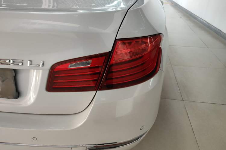 Used BMW 5 Series 2014 525Li Luxury Design Package
