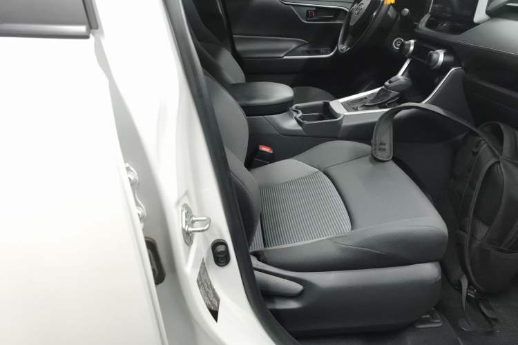 Used Toyota Wildlander 2022 Updated Version 2.0L CVT Two-Wheel Drive Leading Edition
