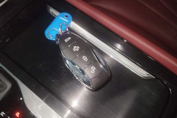 Used Hongqi H5 2024 2.0T Automatic Smart Connect Flagship Edition
