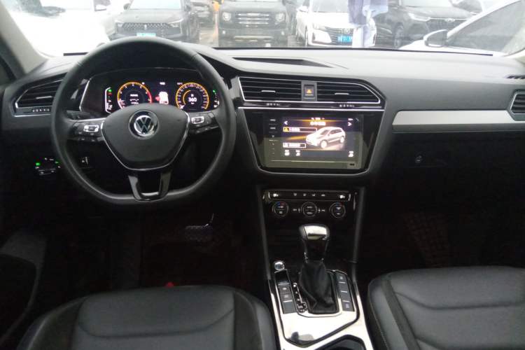 Used Volkswagen Tiguan L 2021 280TSI Automatic Two-Wheel Drive Smart Edition
