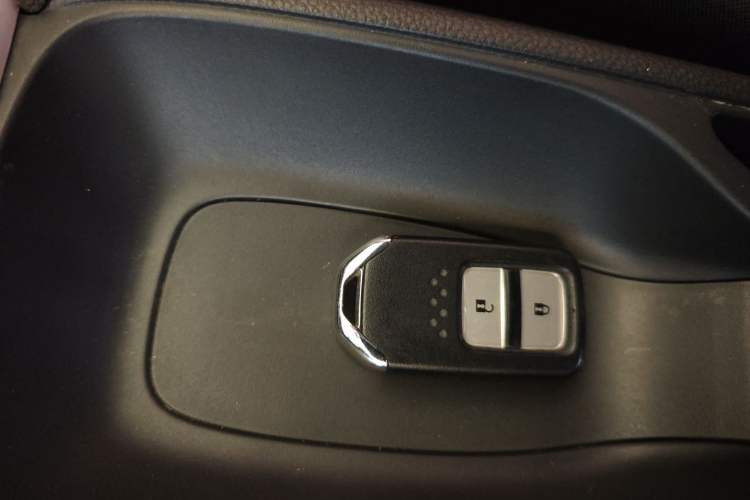 Used Honda LIFE 2021 1.5L CVT SPORT Heartbeat Edition
