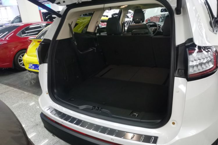 Used Ford Edge 2018 EcoBoost 245 Two-Wheel-Drive Titanium 7-Seater China VI Standard
