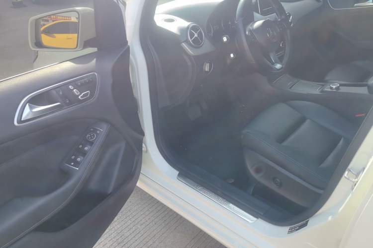 Used Mercedes-Benz B-Class 2015 B 200 Fashion Model