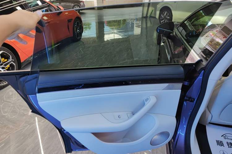 Used Hima Luxeed S7 2025 855 km Max
