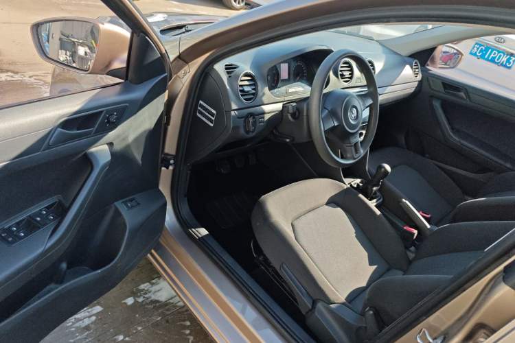 Used Volkswagen Jetta 2015 Value Edition 1.6L Manual Fashionable Style
