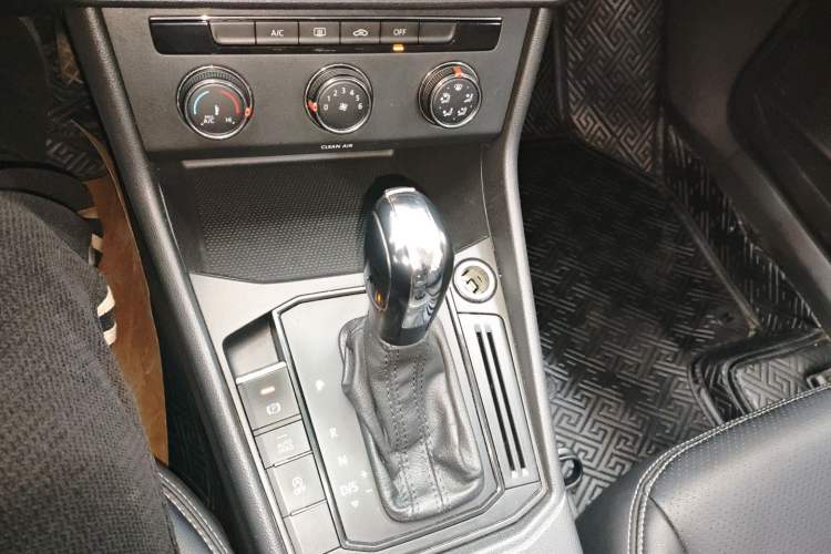 Used Volkswagen Lavida 2018 1.5L Automatic Fashion Edition China V Standard
