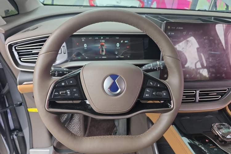 Used Denza D9 2022 DM-i 970 Four-Wheel Drive Flagship Model
