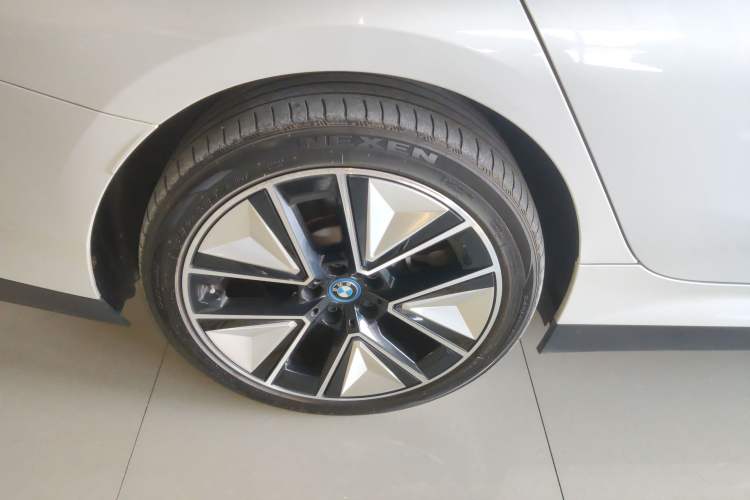 Used BMW i3 2022 eDrive 35 L
