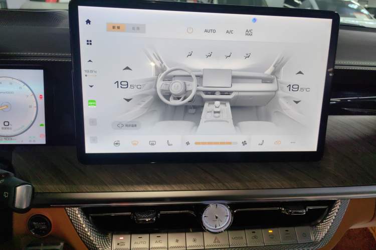 Used Tank 500 New Energy 2024 Hi4-T
