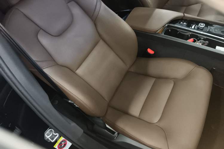 Used Volvo S90 2019 T5 Zhiya Edition
