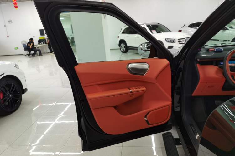 Used Lynk & Co 900 2025 1.5T Ultra
