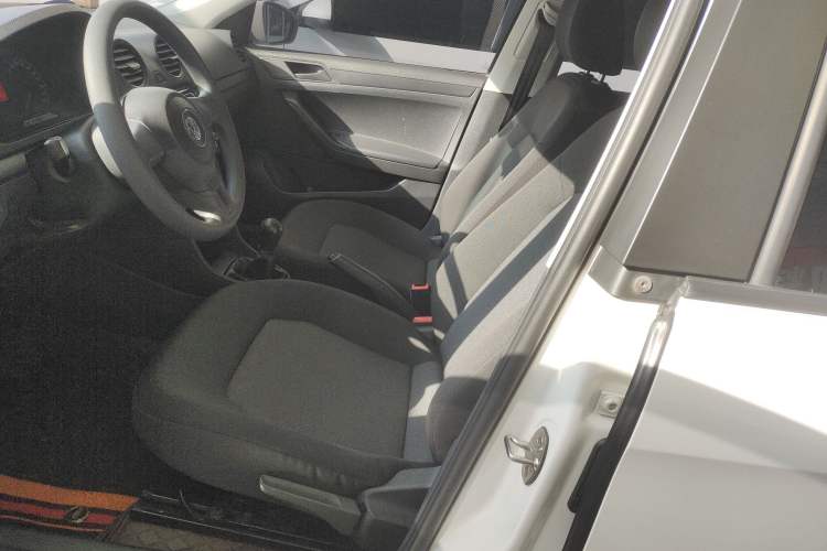 Used Volkswagen Jetta 2015 Zhuihui Edition 1.4L Manual Fashion Model