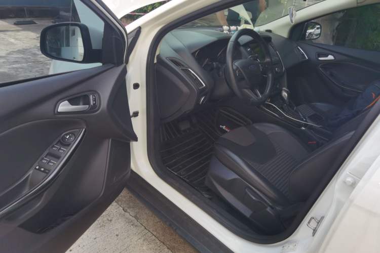 Used Ford Focus 2017 Hatchback EcoBoost 180 Automatic Elite Model
