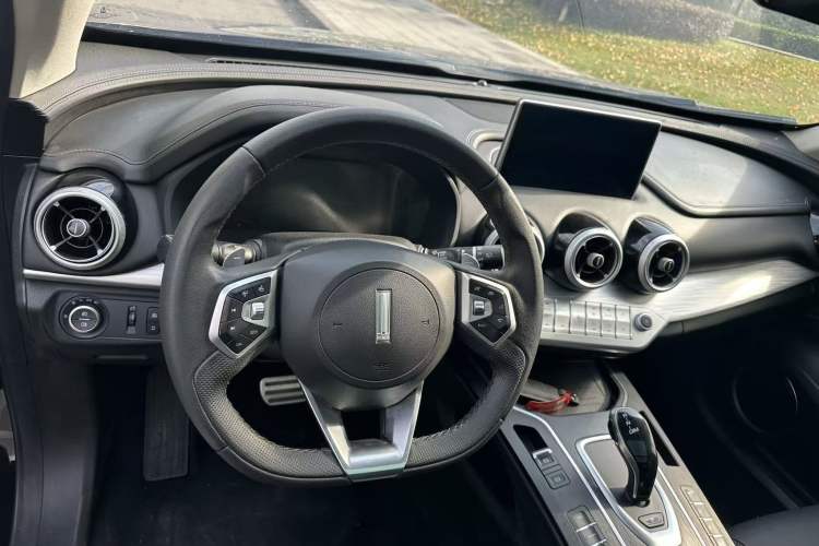 Used Wey VV7 2019 Upgraded Model 2.0T Flagship Version China VI
