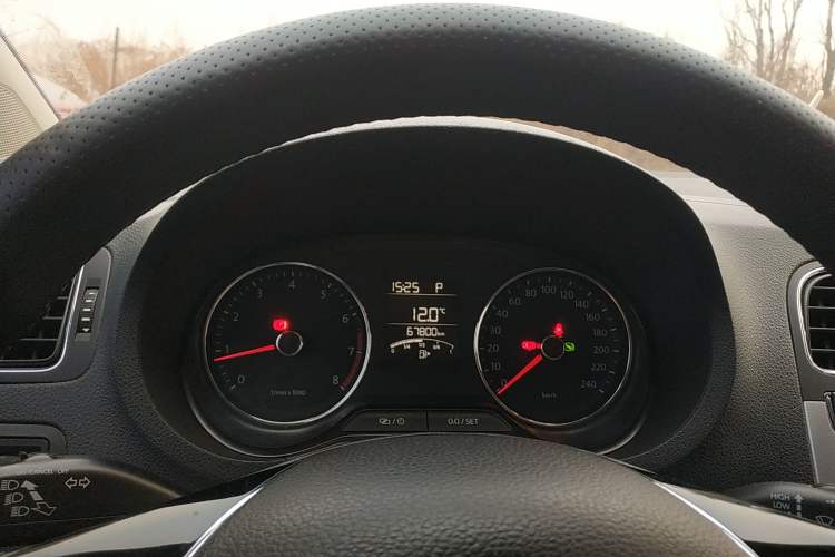 Used Volkswagen Polo 2014 1.6L Cross Polo Automatic