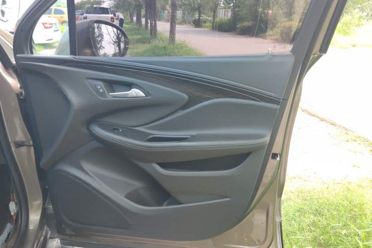 Used Buick Envision 2018 20T Two-Wheel-Drive Elite Model
