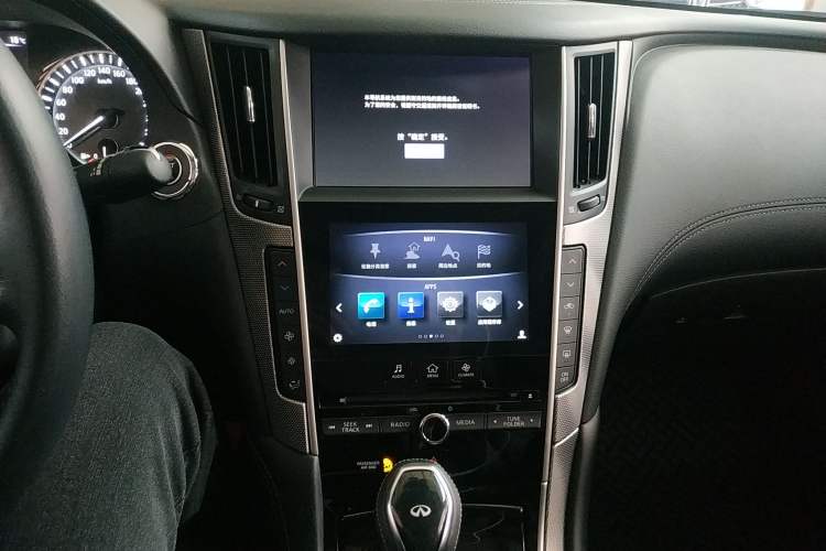 Used Infiniti Q50L 2018 2.0T Enjoyment Version China VI Standard
