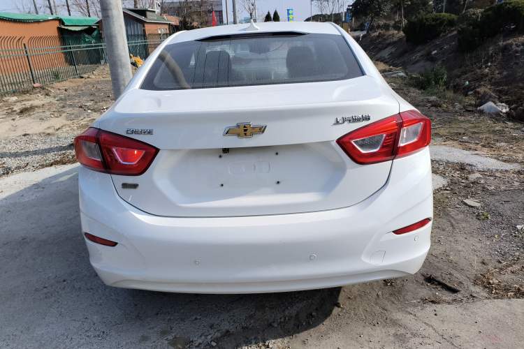 Used Chevrolet Cruze 2017 1.5L Automatic Pioneer Sunroof Edition