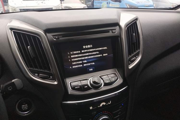 Used Changan CS75 2016 1.5T Manual FENGSHANG Model

