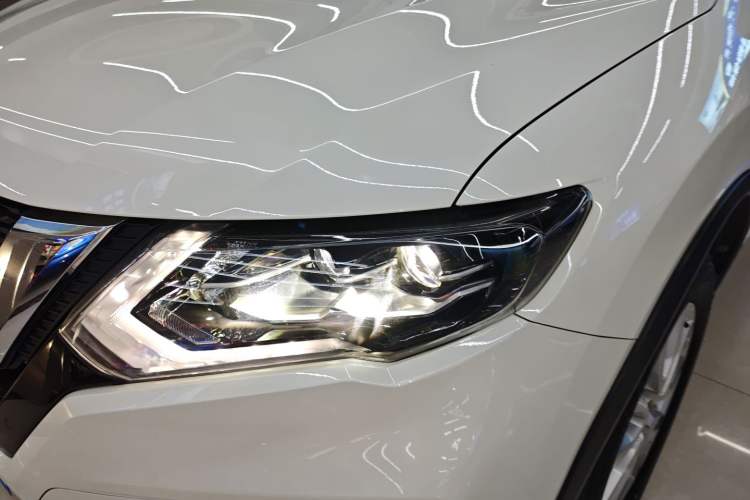 Used Nissan X-Trail 2023 Classic 2.0L Two-Wheel Drive Smart Connect Premium Edition