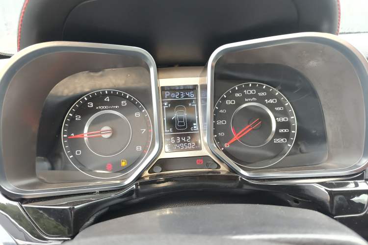 Used Zotye Domy X5 2015 1.5T CVT ZhiXian Trim China V Standard
