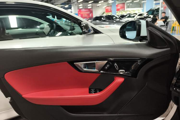 Used Jaguar F-TYPE 2016 3.0 SC Hardtop Version
