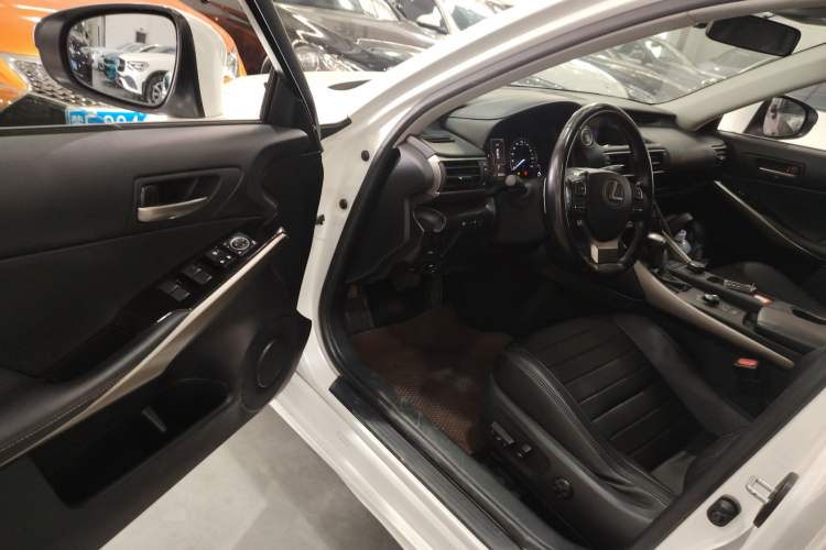 Used Lexus IS 2017 300 FENGSHANG Edition