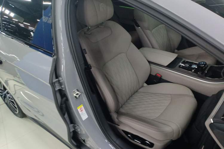 Used BYD Han 2025 EV Intelligent Driving Edition 701KM LiDAR Deluxe Model
