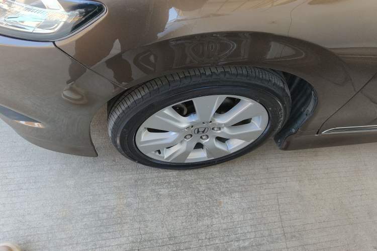 Used Honda Jade 2013 1.8L automatic Comfort version 5 seats