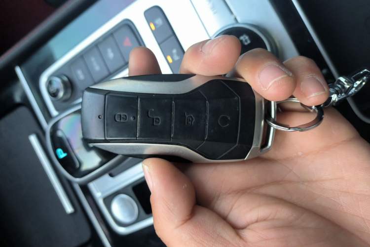 Used BYD Tang New Energy 2018 DM 2.0T All-Wheel Drive Smart Connectivity Luxury Model 7 Seats China V Emission Standard