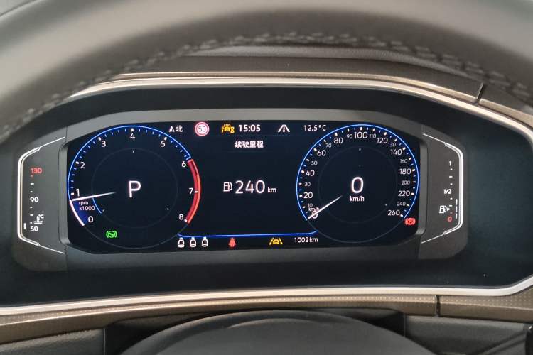 Used Volkswagen T-ROC 2025 Facelifted 300TSI DSG Two-Wheel-Drive Chen Guang Edition
