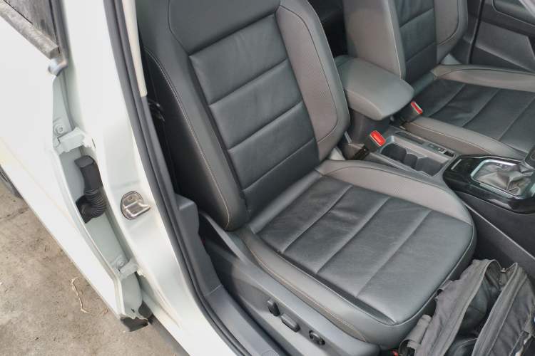 Used Volkswagen T-ROC 2022 280TSI DSG Two-Wheel Drive Comfort PLUS