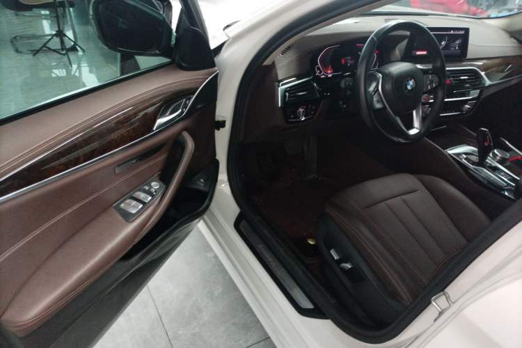 Used BMW 5 Series 2020 525Li Luxury Package
