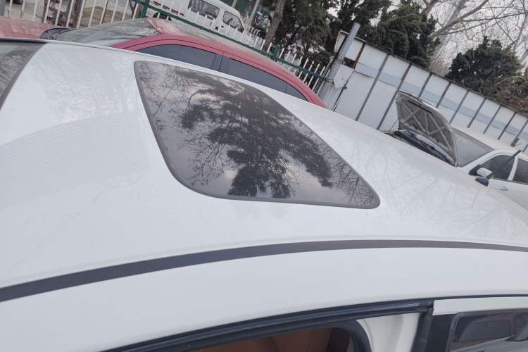 Used Honda Fit 2016 1.5L SES CVT Fashion Sunroof Edition
