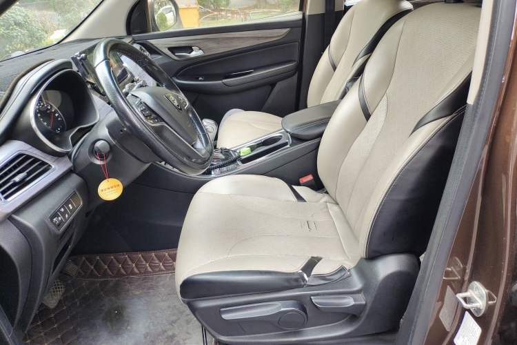 Used Baojun 730 2017 1.5T DCT Fashion Edition 7-Seater China V Emission Standard