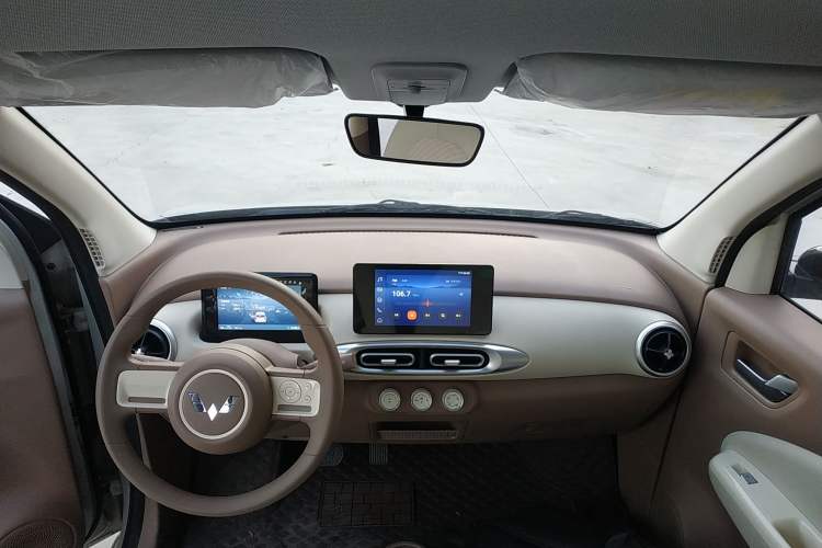 Used Wuling Hongguang MINIEV 2025 Four-Door Version Premium Edition