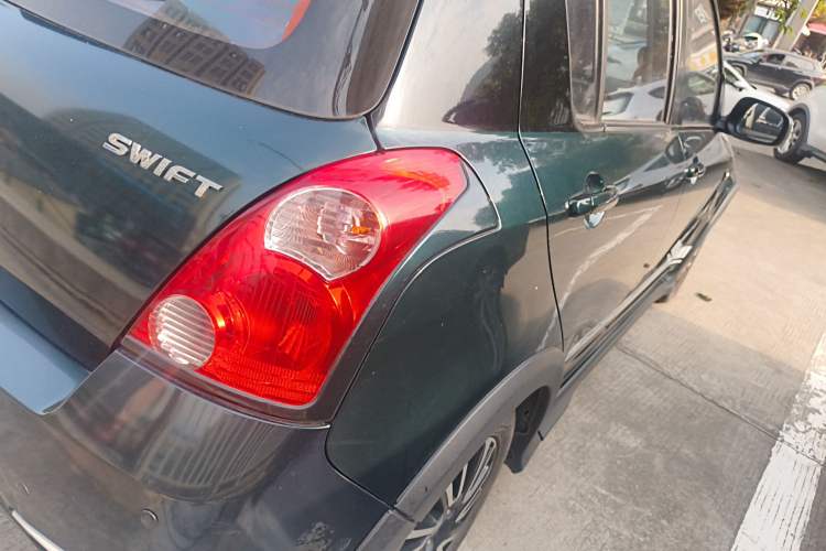 Used Suzuki Swift 2016 1.5L Automatic Fashionable Coolplay Edition
