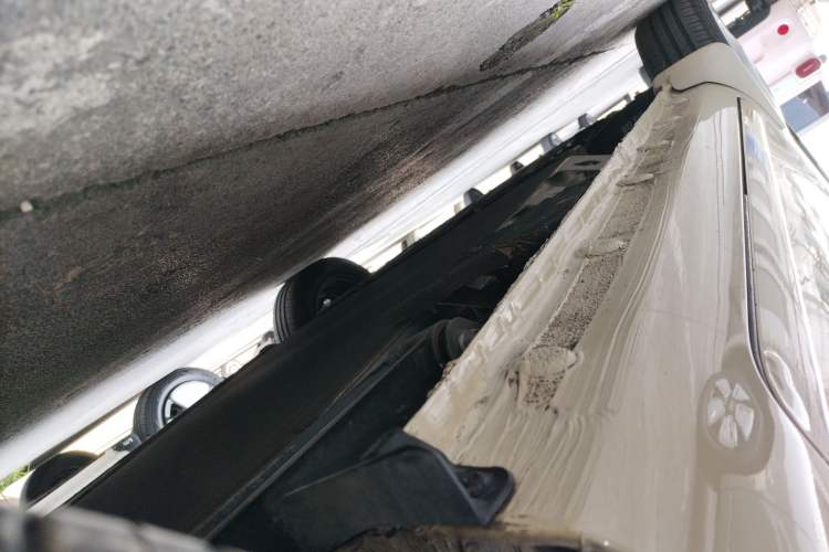 Used  Lumin 2023 301km Honey Dew Edition
