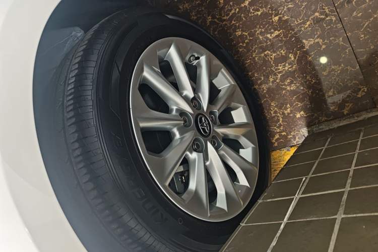 Used Toyota Corolla 2021 Dual-Motor 1.8L E-CVT Elite Edition
