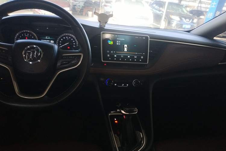 Used Buick GL6 2018 18T 6-Seater Prestige Model
