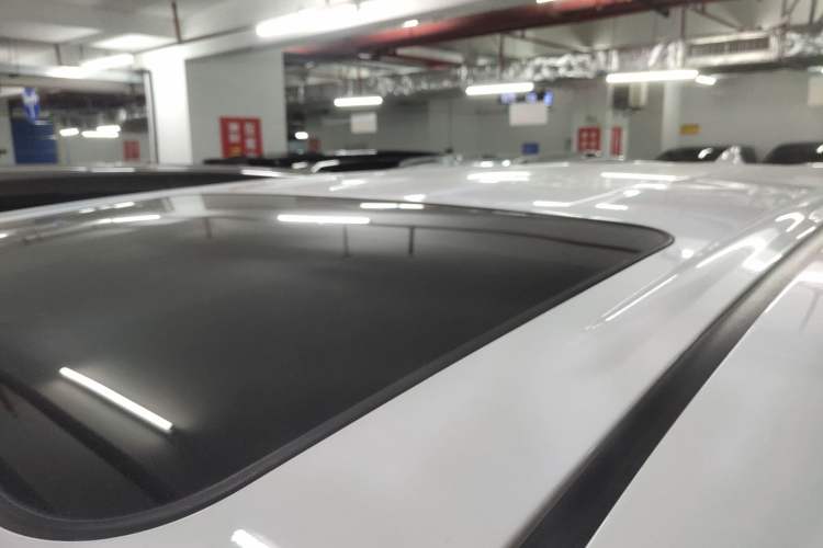 Used Buick GL8 2023 Facelifted Land Cruiser Executive Luxury Version
