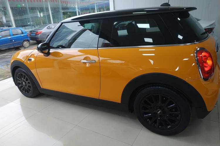 Used  MINI 2016 1.5T COOPER
