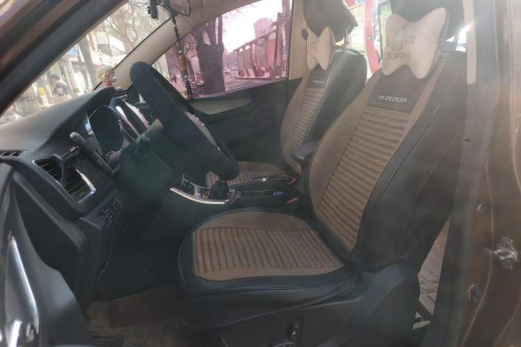 Used Baojun 560 2015 1.8L Manual Luxury Model