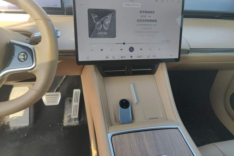 Used Hima Luxeed R7 2025 Extended-Range 331km Ultra
