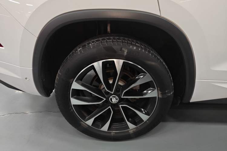 Used Skoda Kodiaq 2022 TSI330 5-Seater Two-Wheel-Drive Luxury Edition
